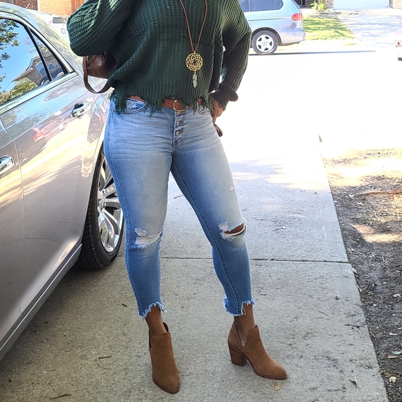 Kancan Light Wash High Rise Button Fly Skinny Jean - Picture 10 of 15